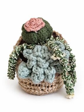 LD Yarn Creation Handmade Crochet Succulent Arrangement – Green & Pink – New